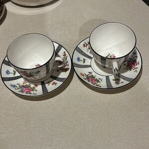 Crown Staffordshire Fine Bone‎ China Floral Tea Cup & Saucer Set 2